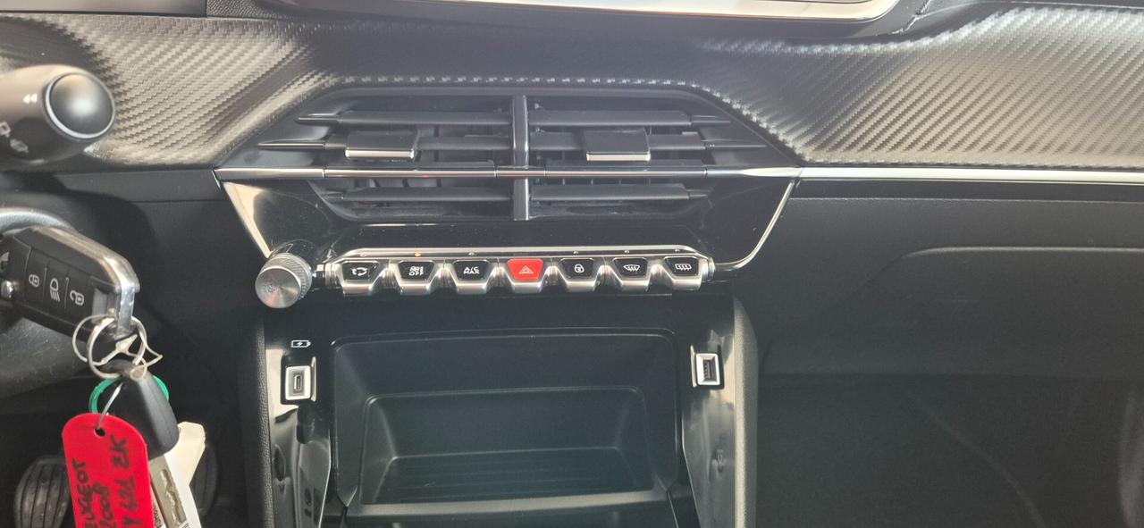 PEUGEOT 2008 1.5HDI 110CV U.proprietario 04/2021