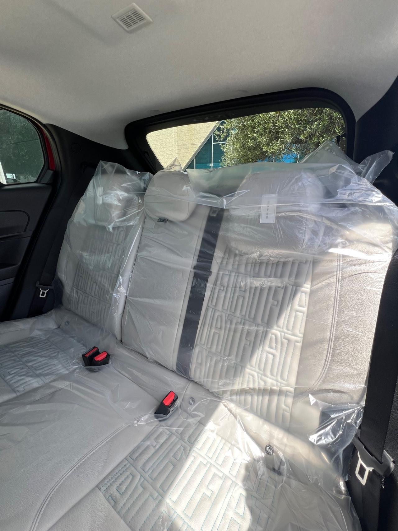 FIAT 600 1.2 hybrid La Prima 110cv - possibilità noleggio no scoring
