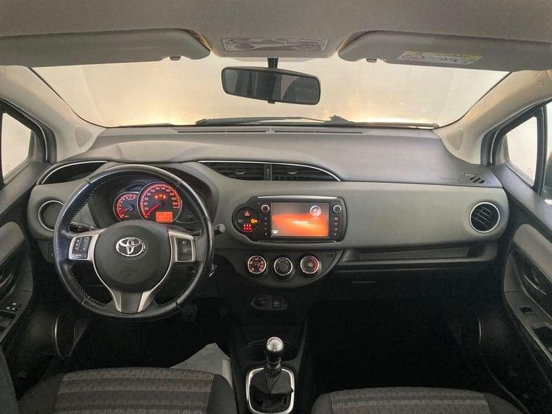 Toyota Yaris Yaris 5p 1.3 Lounge my16
