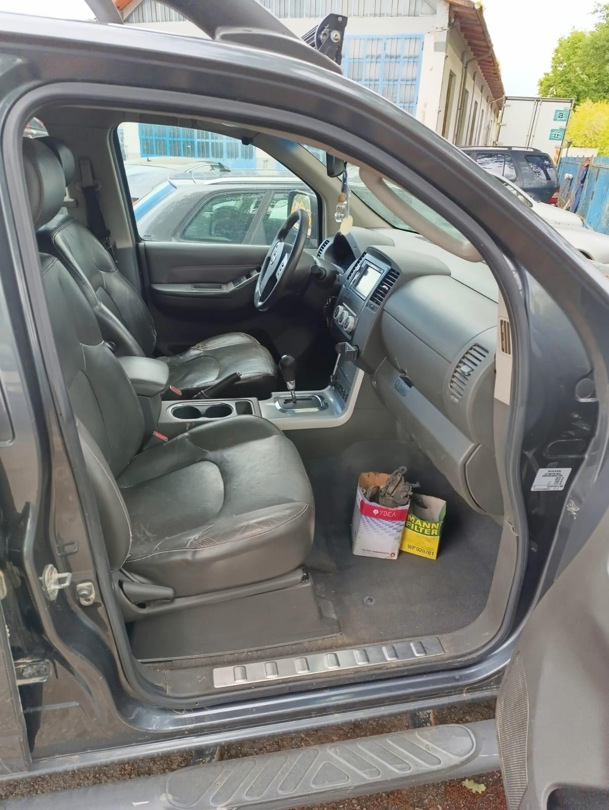 Nissan Navara 3.0 dCi 4 porte Double Cab LE V6