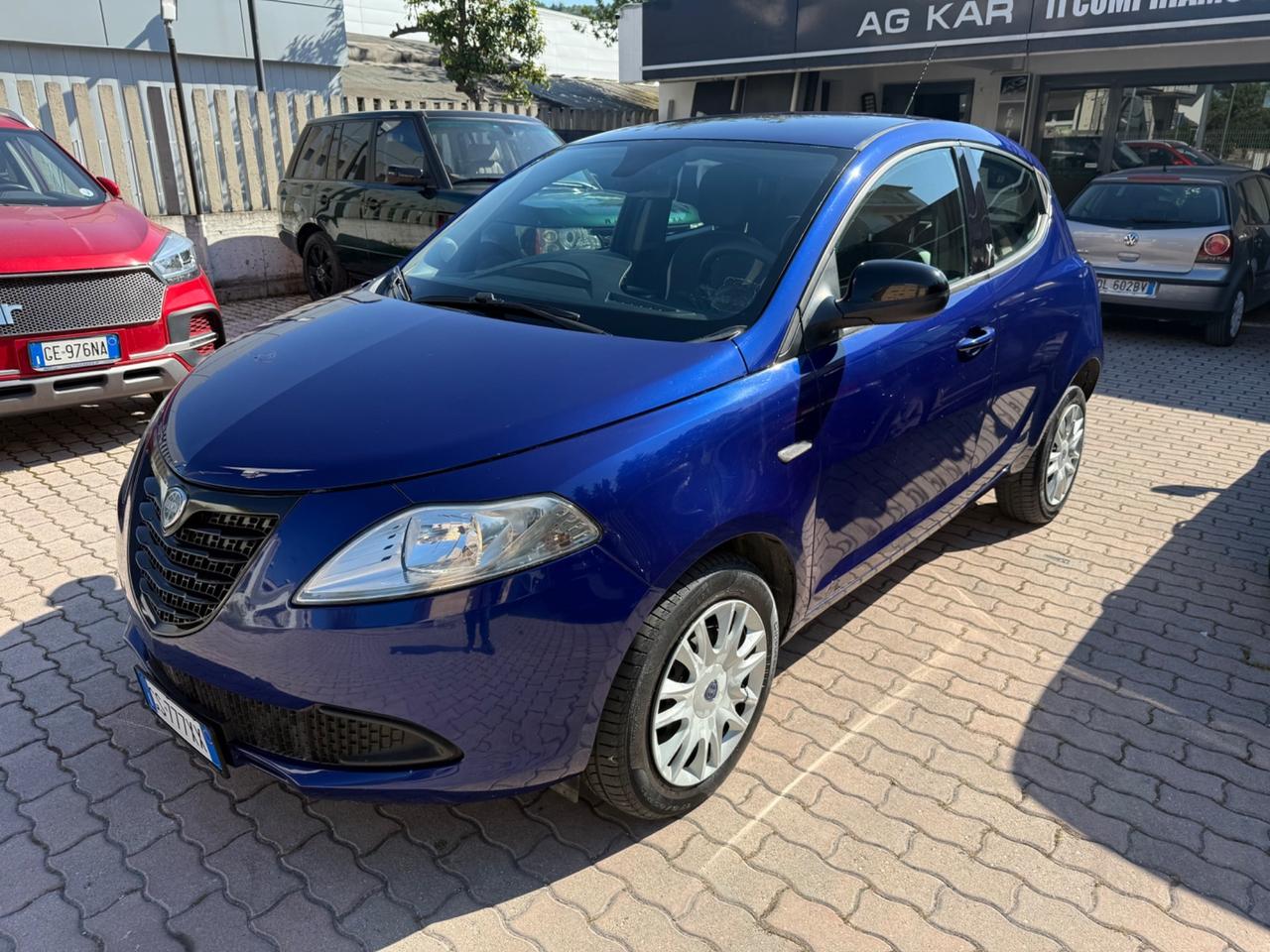 Lancia Ypsilon 0.9 TwinAir 85 CV 5 porte Metano Ecochic Silver