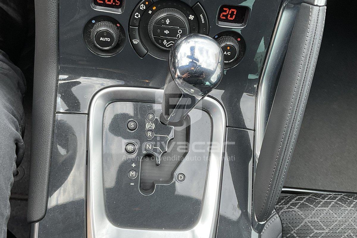 PEUGEOT 3008 2.0 HDi 163CV aut. Allure