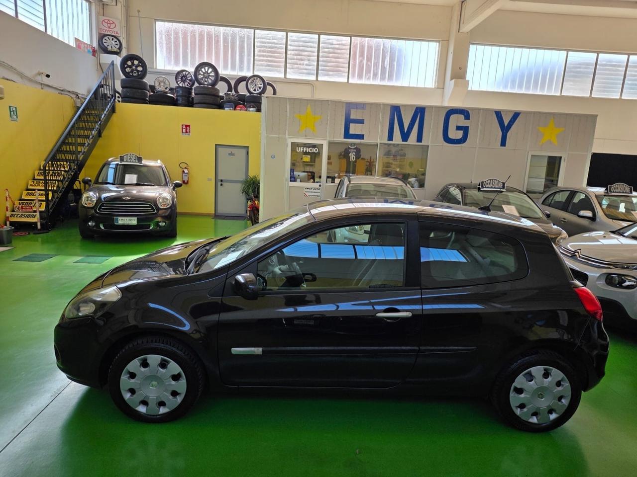 Renault Clio 1.2 16V 3 p. Luxe Neopatentati