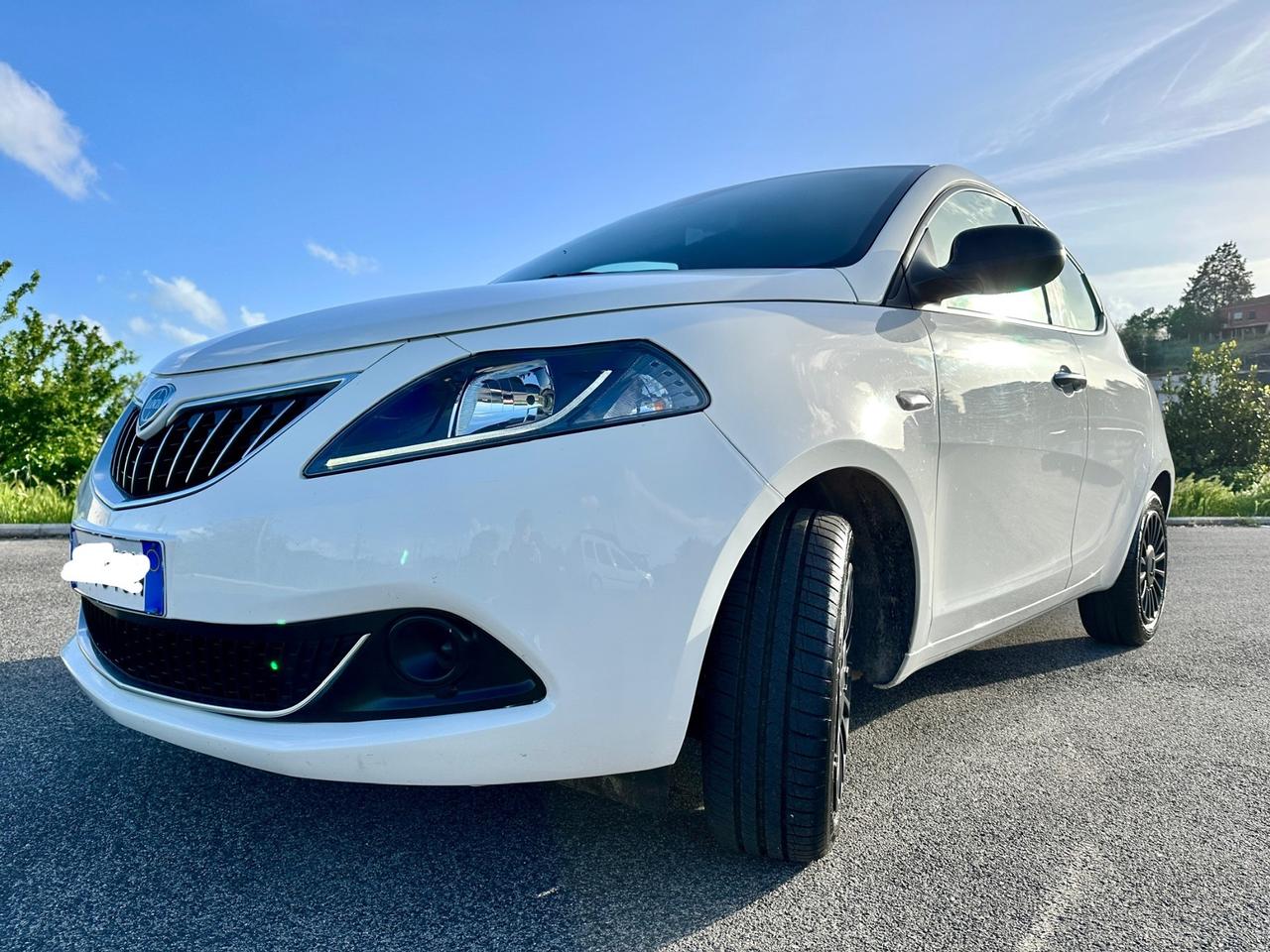 Lancia Ypsilon 1.0 FireFly 5 porte S&S Hybrid Silver BLUETOOTH NEOPATENTATI