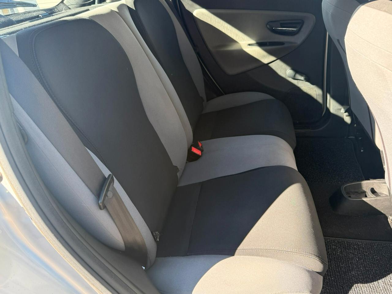 Lancia Ypsilon 1.3 MJT 16V 95 CV 5 porte S&S Silver