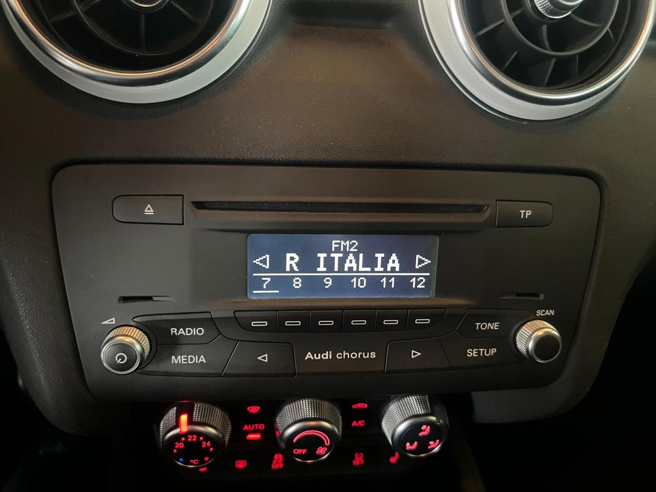 Audi A1 spb 1.6 tdi 90 cv S-LINE ESTERNO OK NEOPATENTATI