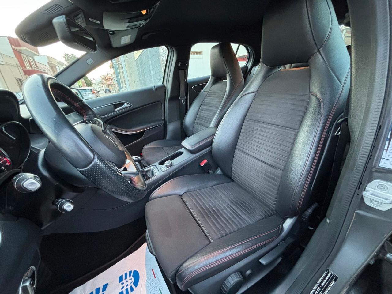 Mercedes-benz GLA 180 d Premium Amg - 2017