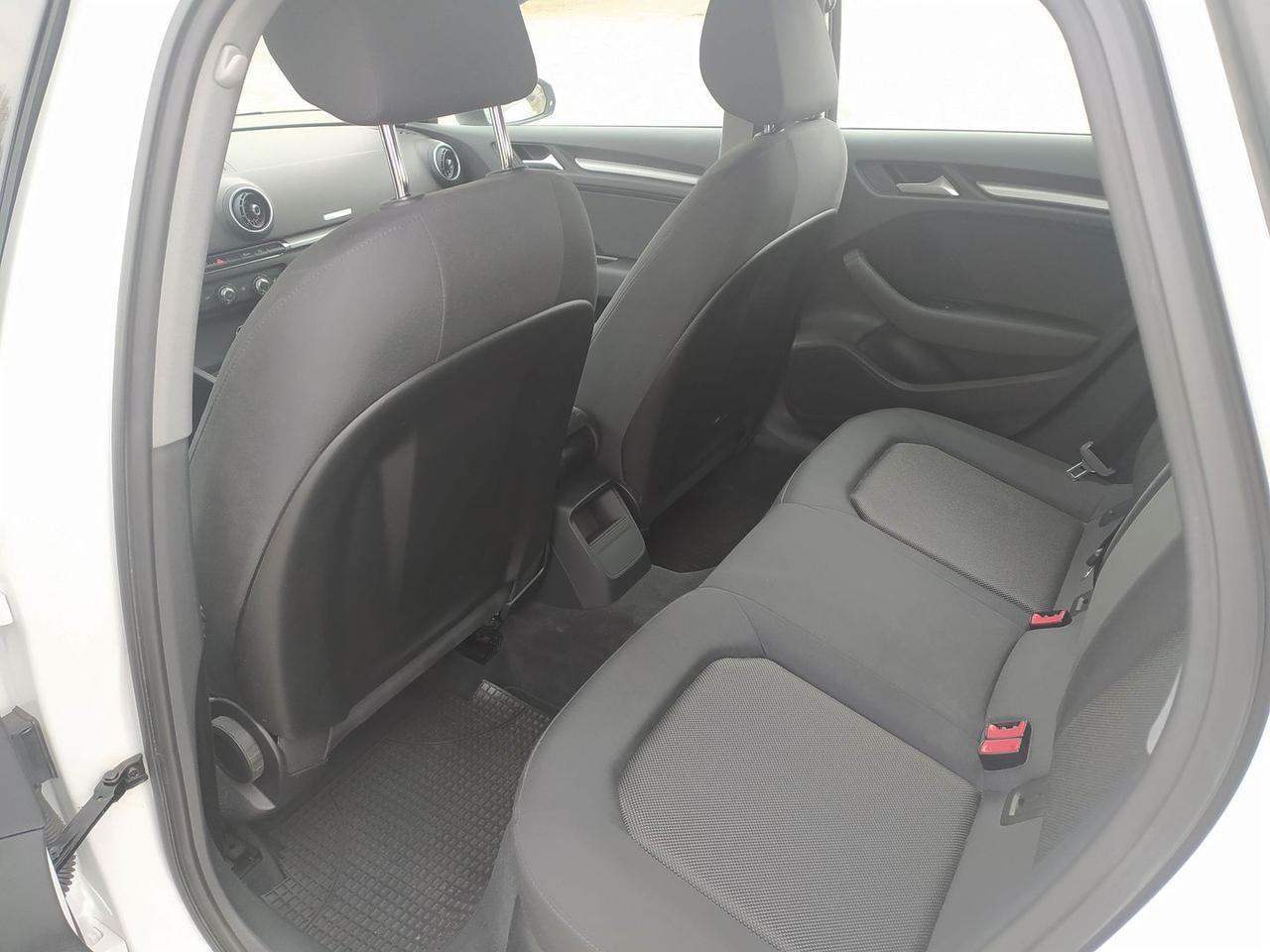 Audi A3 Business Line 2.0 35 TDI #7770