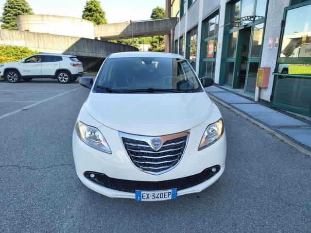 LANCIA Ypsilon 1.2 69 CV 5 porte Silver NEOPATENTATI