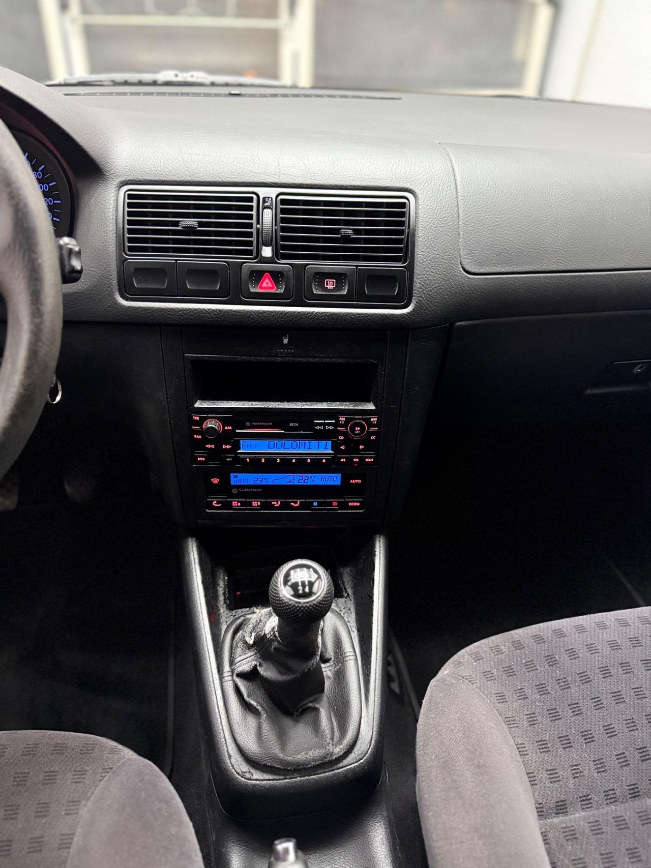 Volkswagen Golf 1.6 16V cat 5 porte Highline