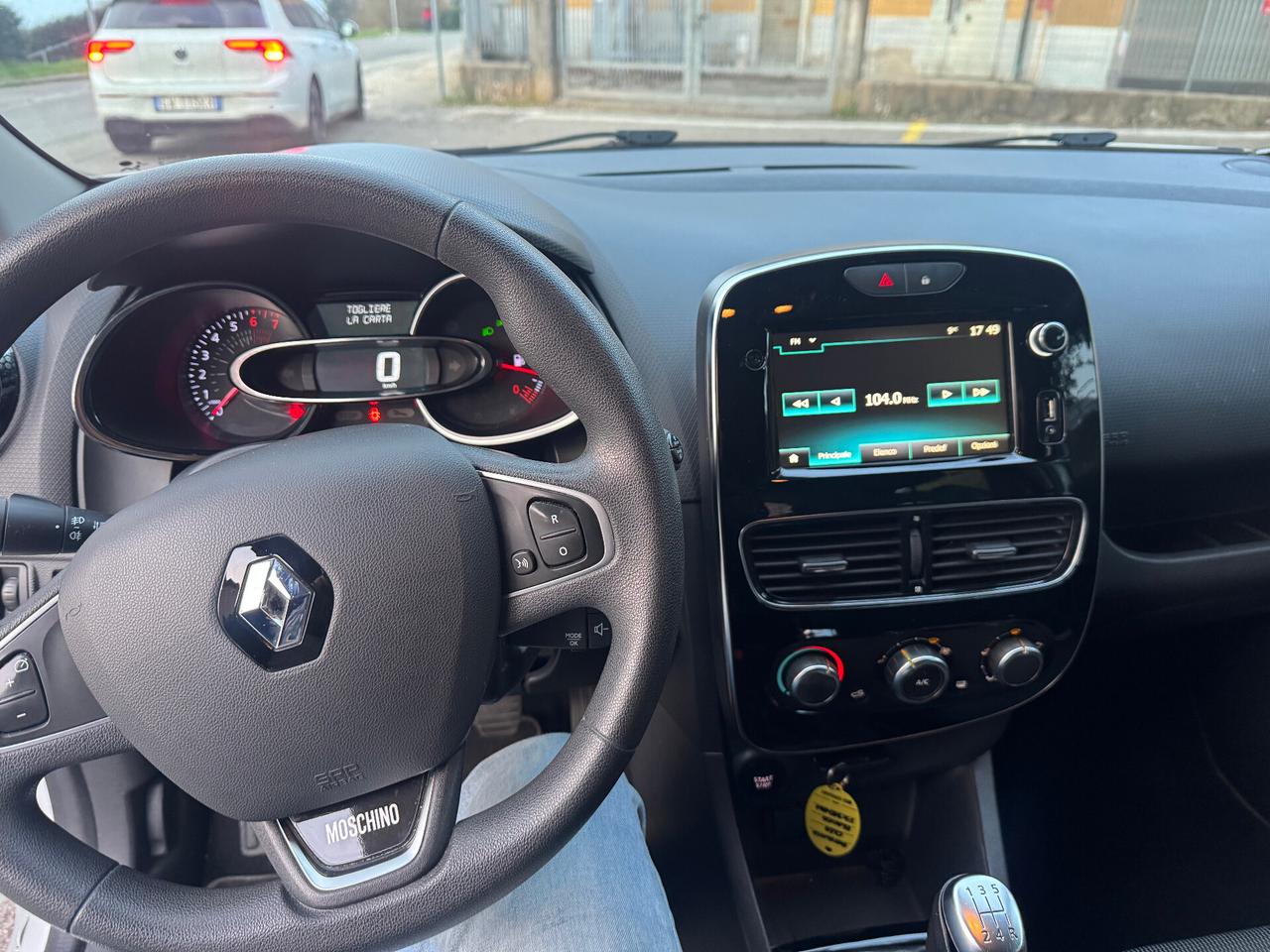 Renault Clio TCe 12V 75 CV 5 porte Moschino Life 07/2019