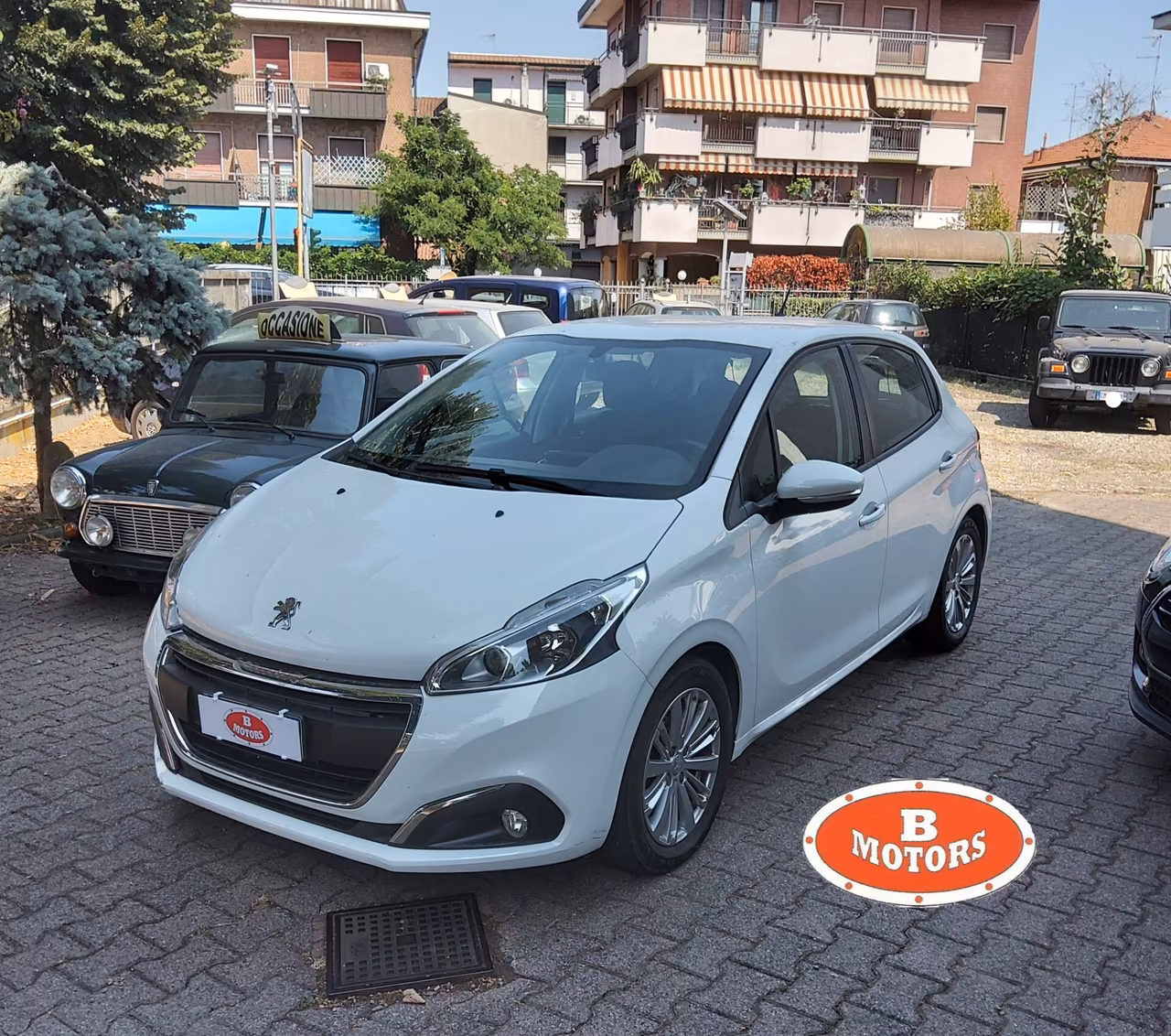 Peugeot 208 BlueHDi 75cv 5 porte OK NEOPATENTATI