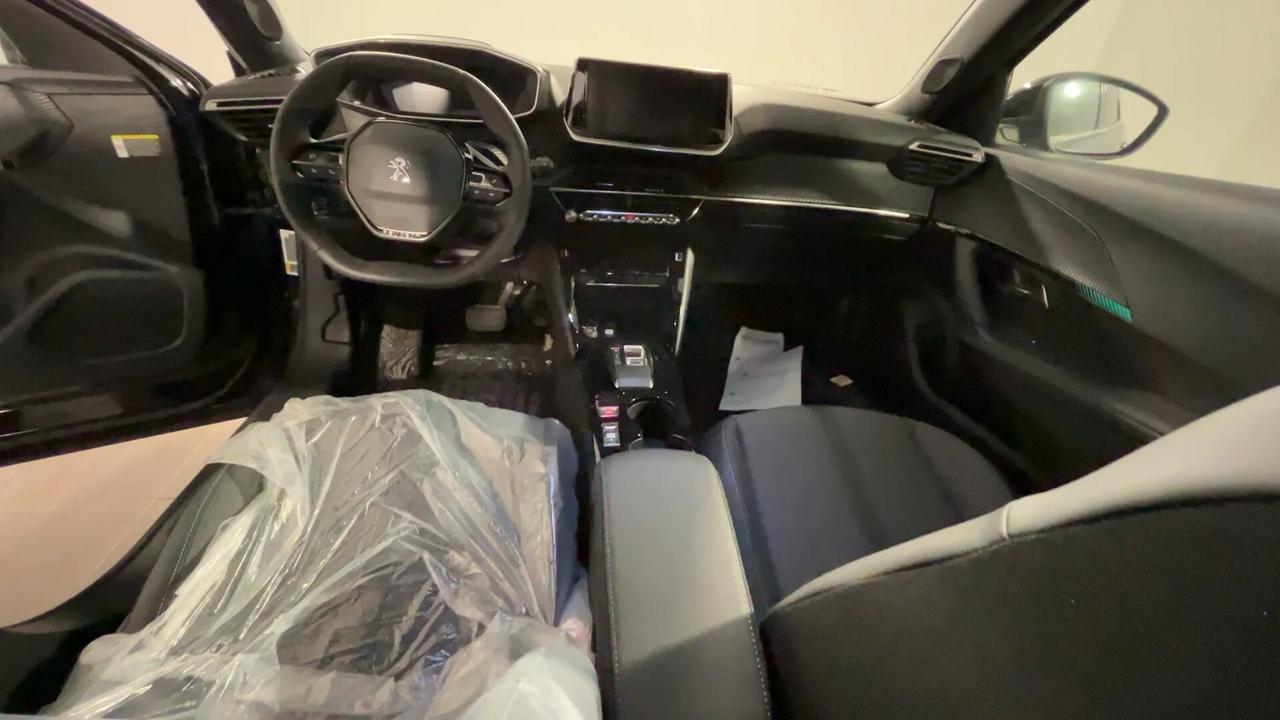 Peugeot 2008 motore elettrico 136 CV Allure Pack