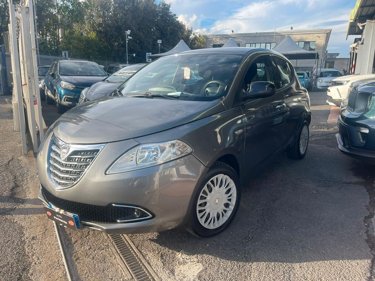 Lancia Ypsilon 1.2 69 CV 5 porte S&S Platinum