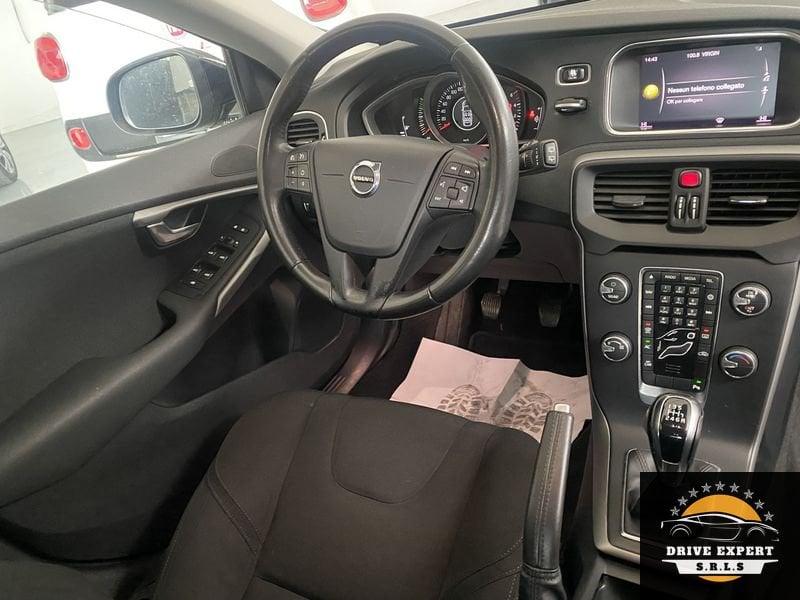 Volvo V40 D2 Geartronic R-Design Momentum