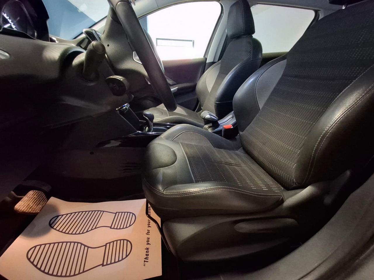 Peugeot 2008 PureTech Turbo 110 EAT6 S&S Black Matt