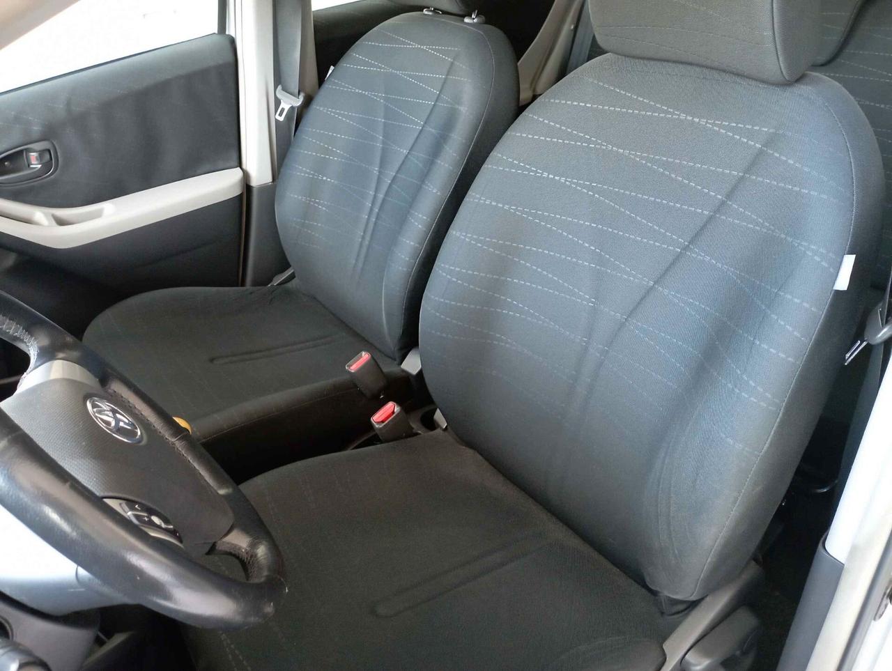 Toyota Yaris 1.3 5 porte Luna