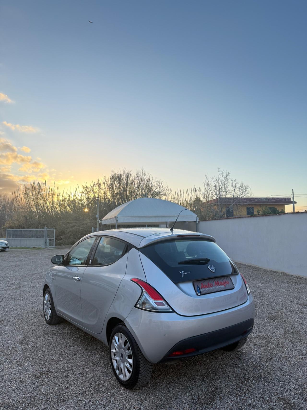 Lancia Ypsilon 1.2 69 CV 5 porte GPL Ecochic Silver