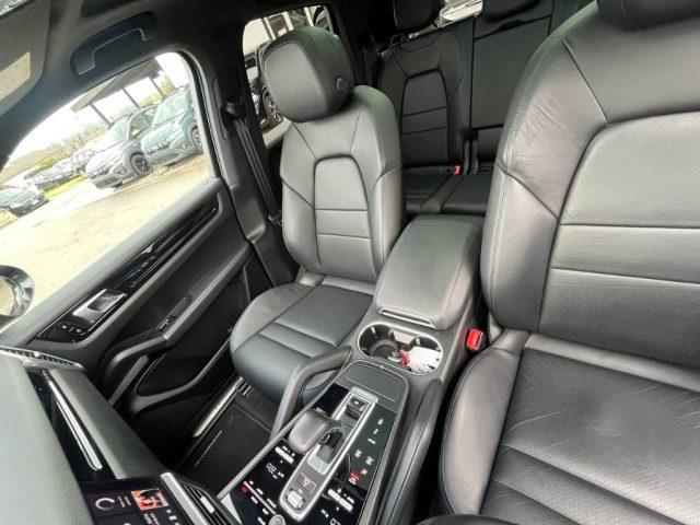 PORSCHE Cayenne 3.0 V6