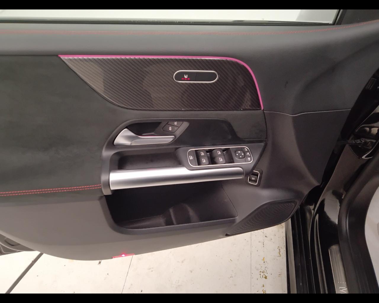 Mercedes-Benz Classe B - W247 2023 - B 180 d AMG Line Advanced Plus auto