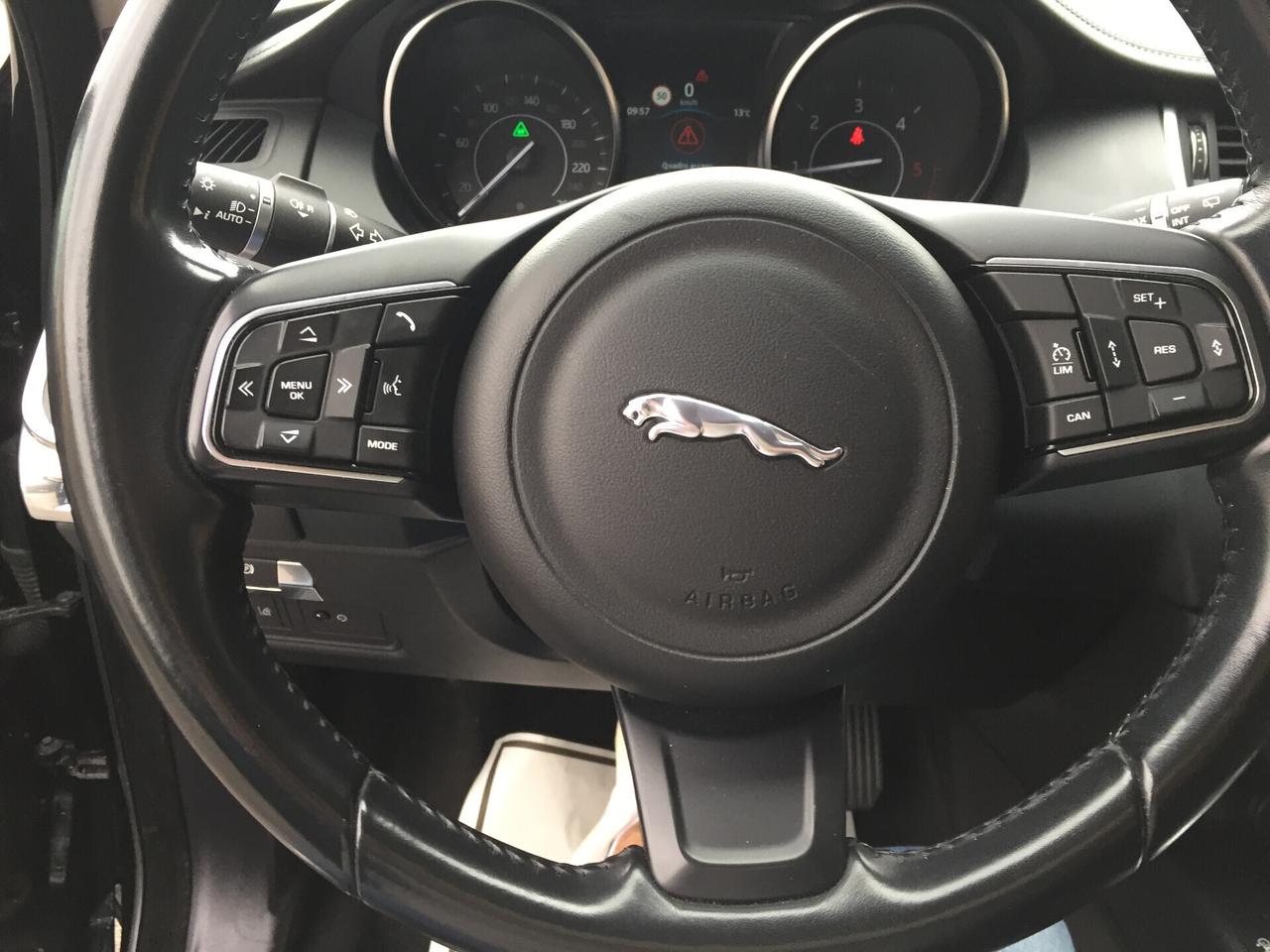 Jaguar E-Pace 2.0D 180 CV AWD aut. First Edition