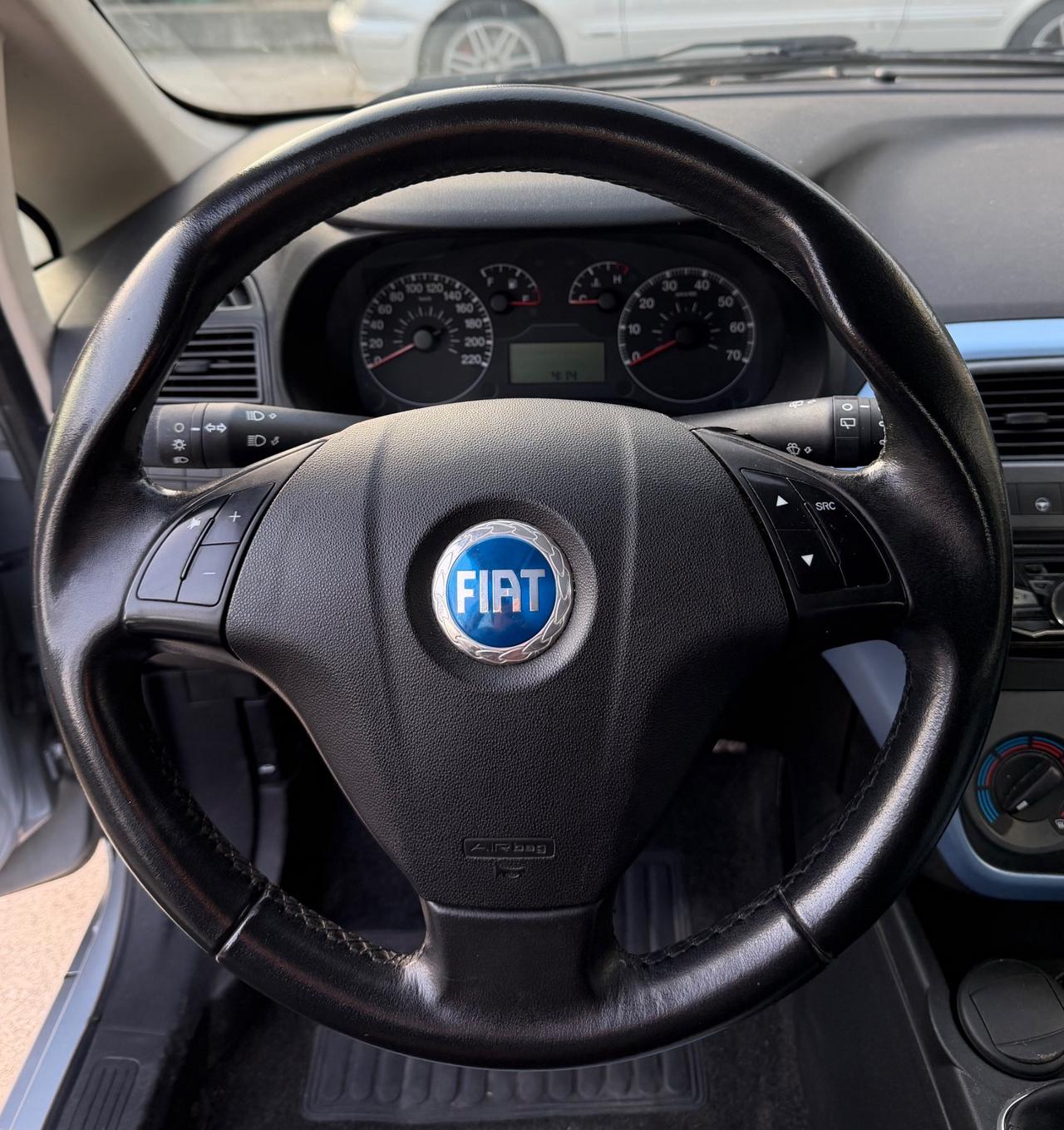 Fiat Grande Punto 1.4 5 porte Dynamic- Neopatentati