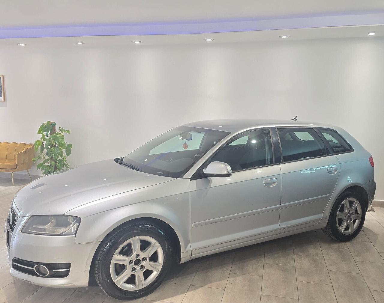 Audi A3 1.6 TDI 105 CV CR Ambiente