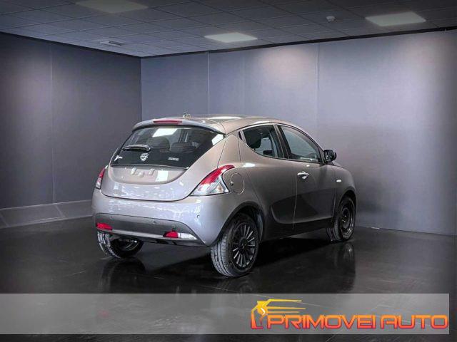 LANCIA Ypsilon 1.0 FireFly 5 porte S&S Hybrid Ecochic Silver