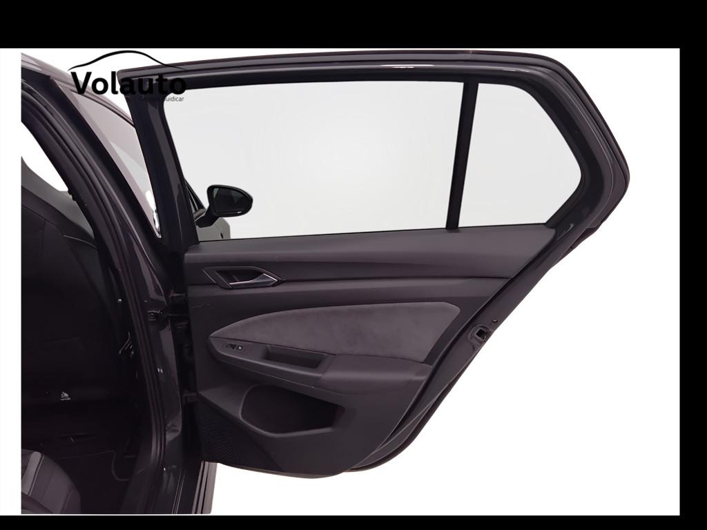 VOLKSWAGEN Golf VIII 2020 - Golf 1.5 tsi evo R-Line 150cv