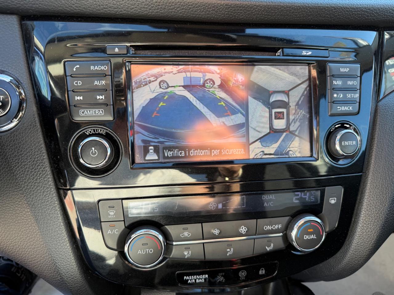 Nissan Qashqai 1.6 dCi 2WD Tekna-TETTO-NAVI.360