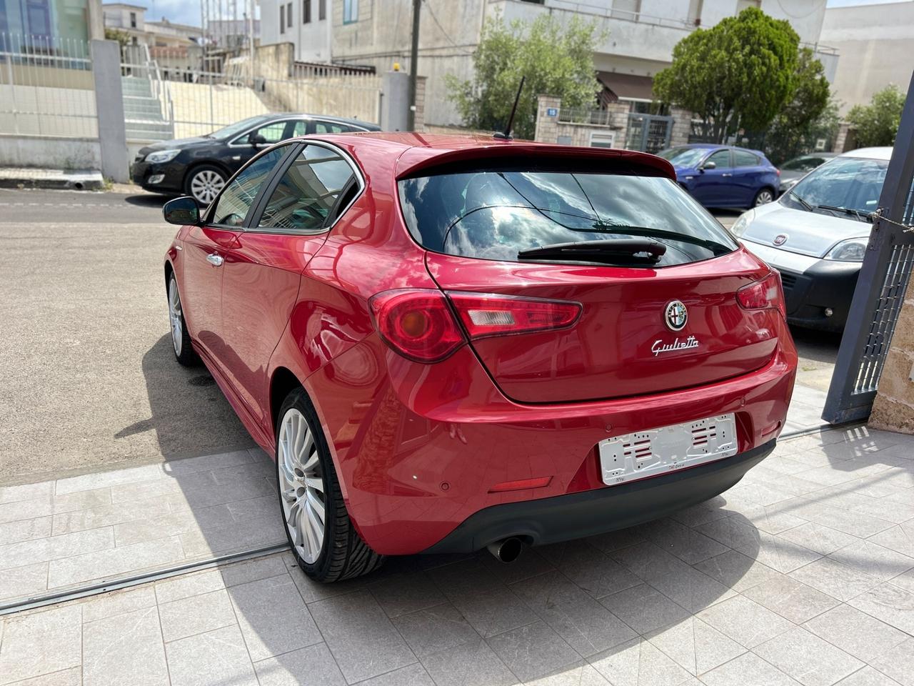 Alfa Romeo Giulietta 1.6 120 CV-2016-NAVI-PELLE TOTALE
