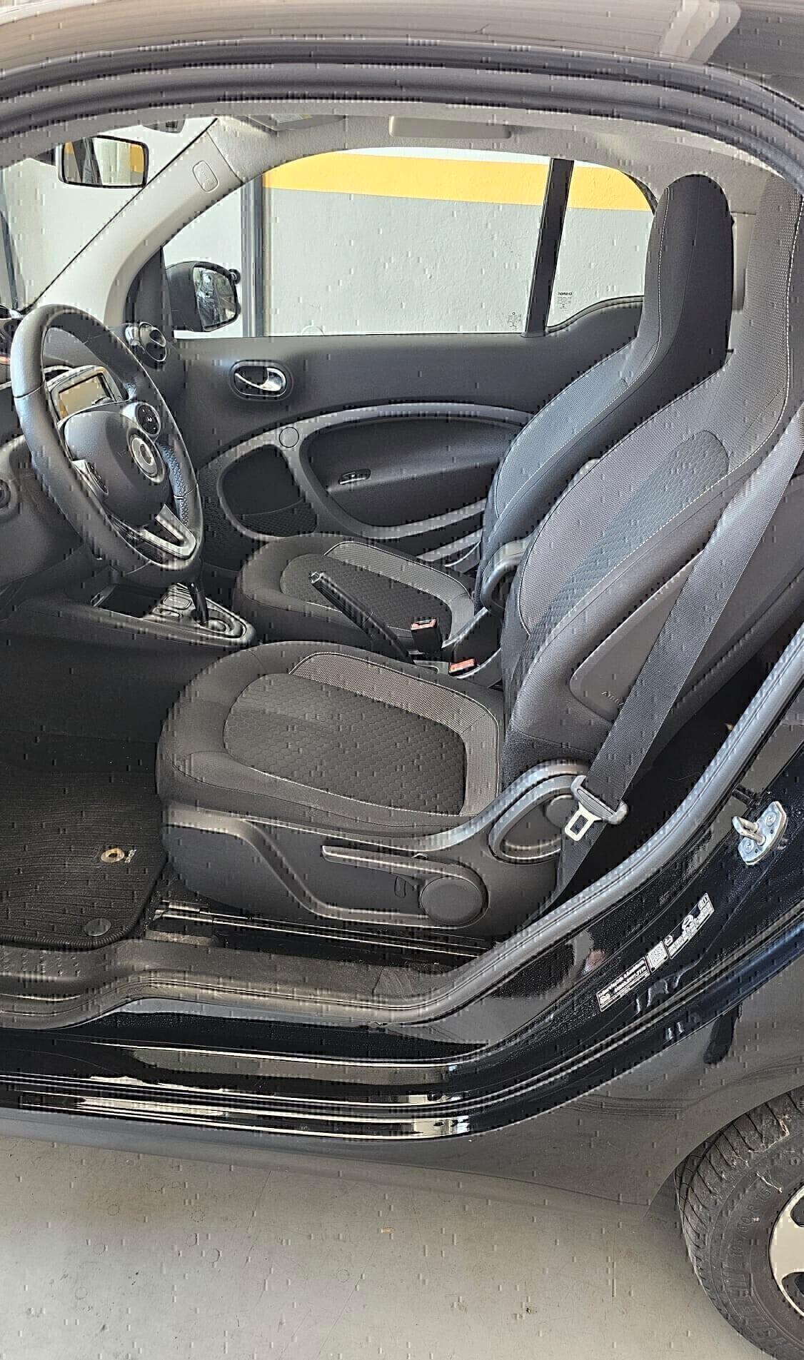 Smart fortwo EQ Racingreen  41 kw