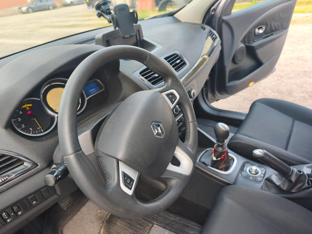 Renault Megane Sw 2011----1.5 Diesel