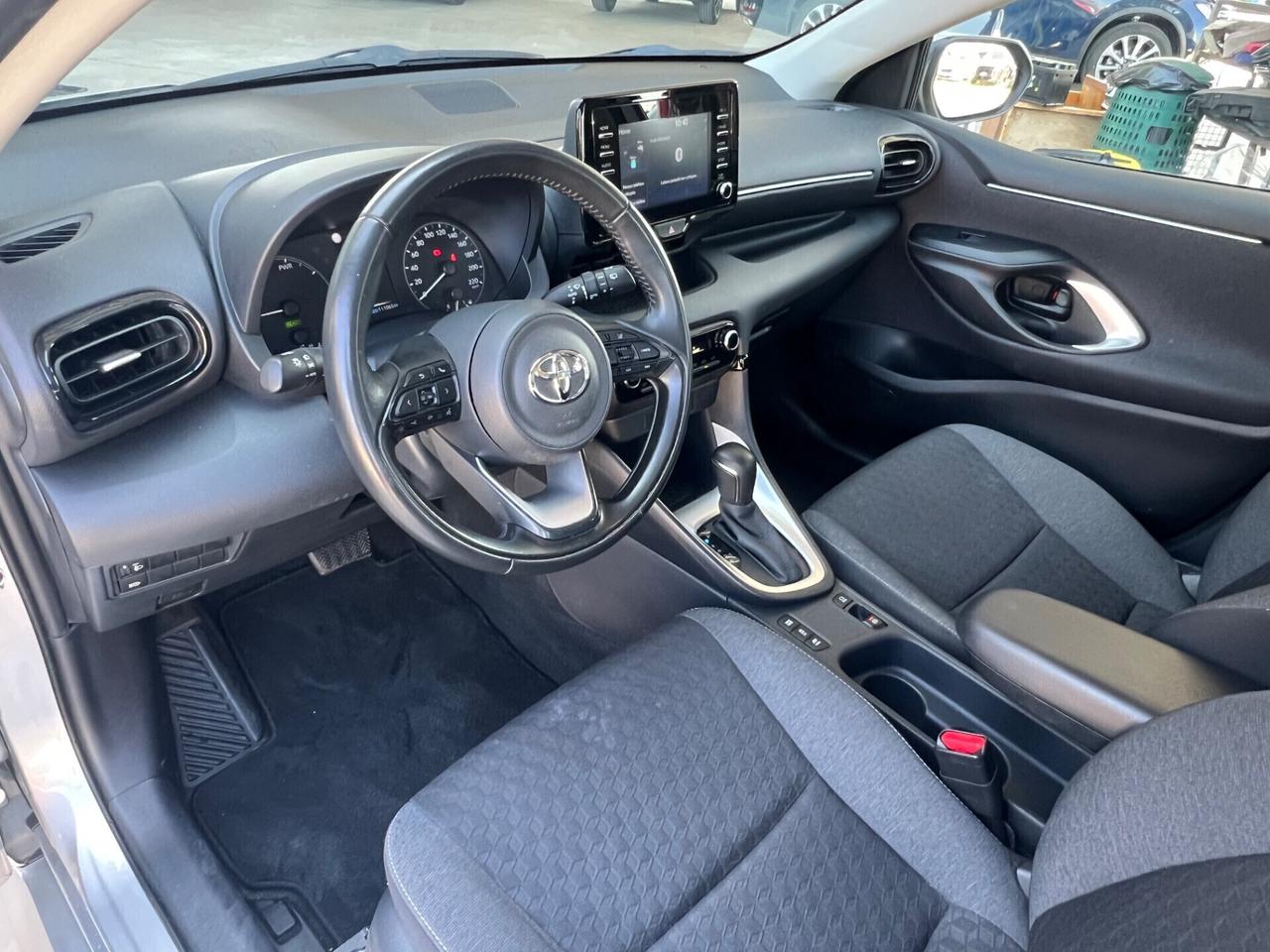 Toyota Yaris 1.5 Hybrid 5 porte Business FINANZIABILE