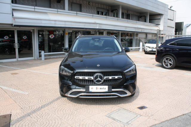 MERCEDES-BENZ GLA 180 Automatic Progressive Advanced