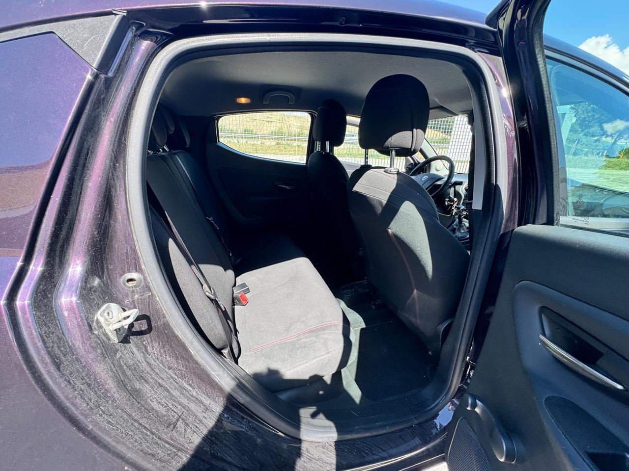 Lancia Ypsilon 1.2 69 CV 5 porte S&S Gold