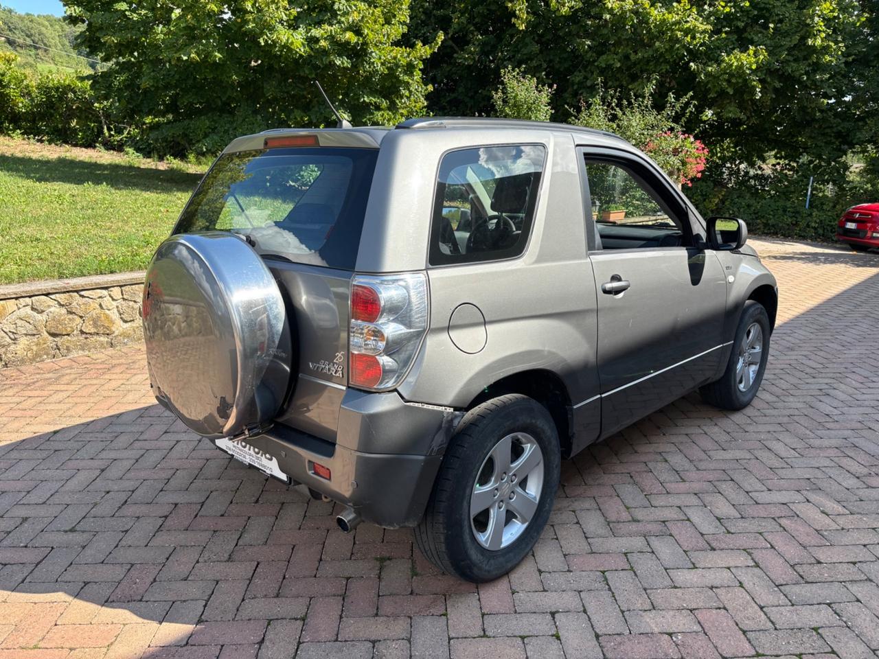 Suzuki Grand Vitara 1.9 DDiS 3 porte