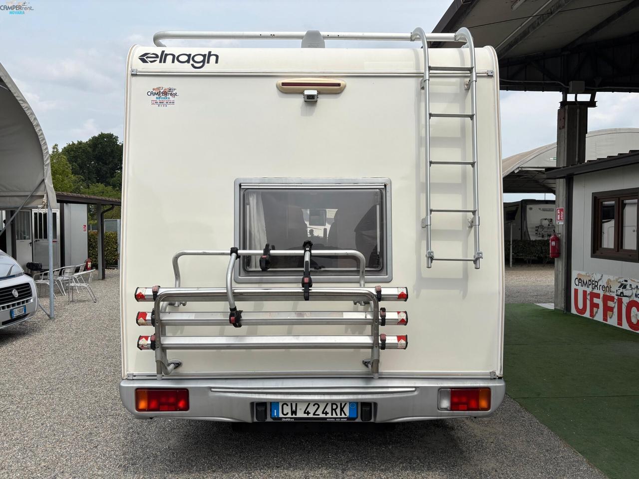 ELNAGH SUPER D 111c - MANSARDATO CON LETTI A CASTELLO IN CODA