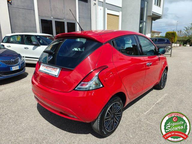 LANCIA Ypsilon 1.2 69 CV 5 porte Gold