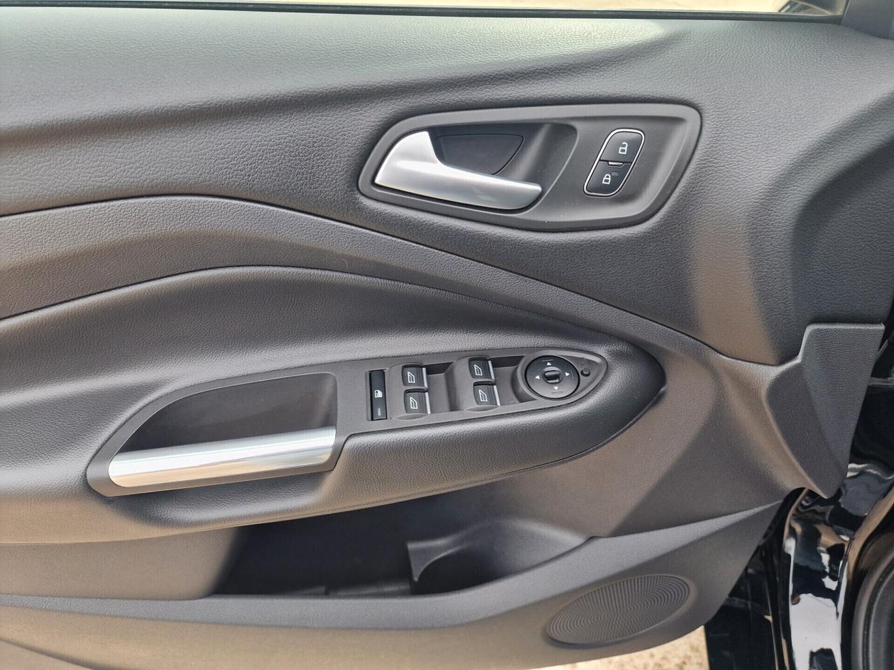 Ford Kuga 1.5 TDCI 120 CV S&S 2WD ST-Line