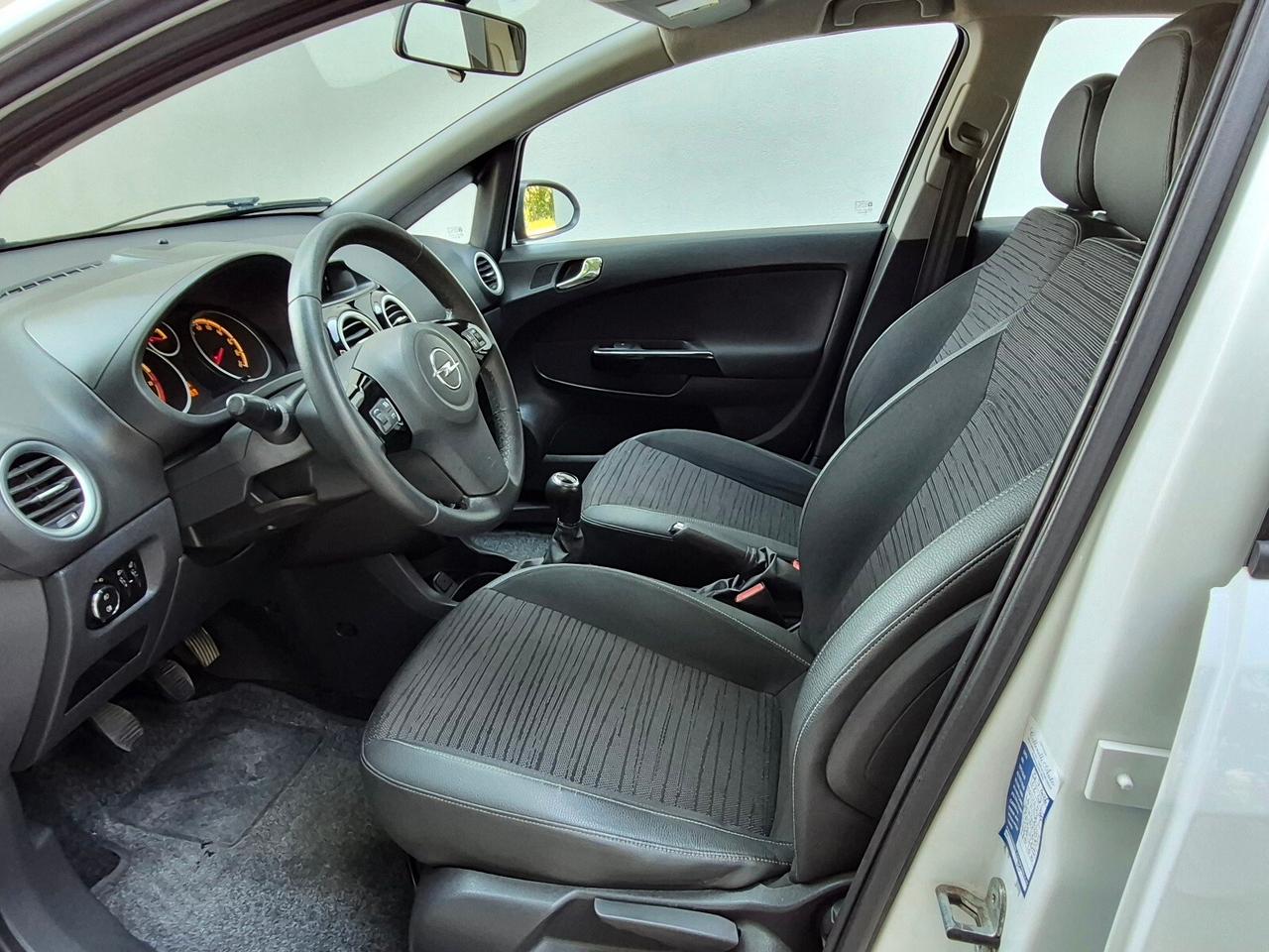 Opel Corsa 1.2 85CV 5 P GPL-TECH Edition