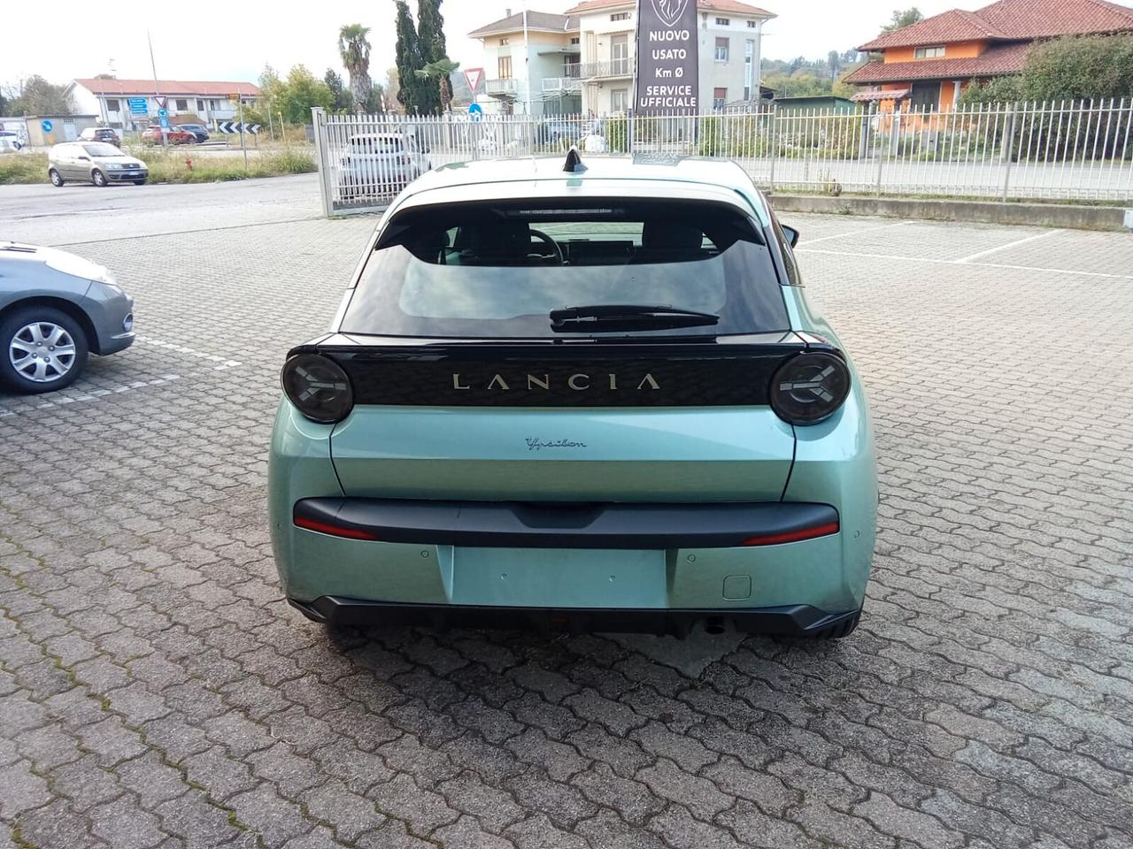 Lancia Ypsilon Hybrid e-DCT