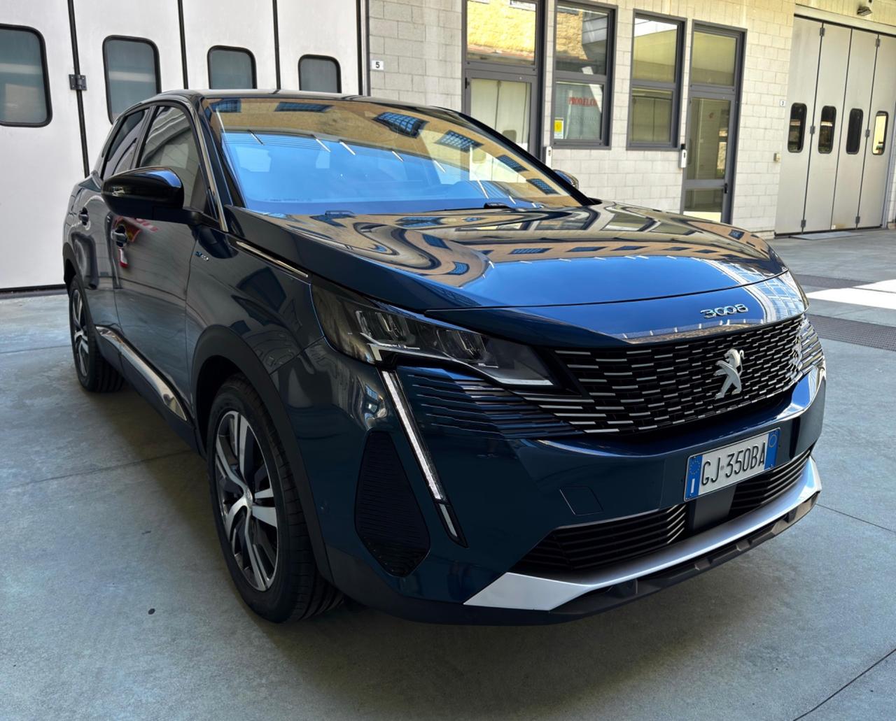 Peugeot 3008 Hybrid 225 e-EAT8 Allure