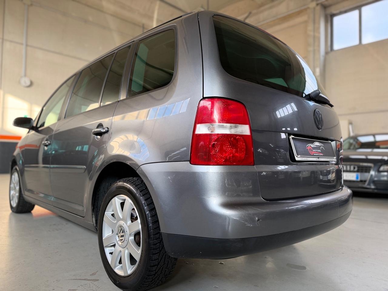 Volkswagen Touran 2.0 16V TDI Highline