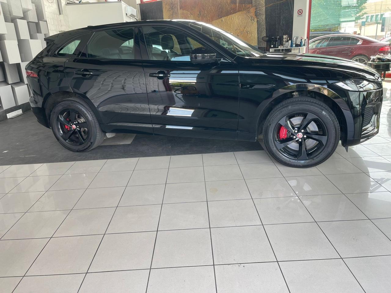 Jaguar F-Pace 3.0 D 300 CV AWD aut. R-Dynamic Black