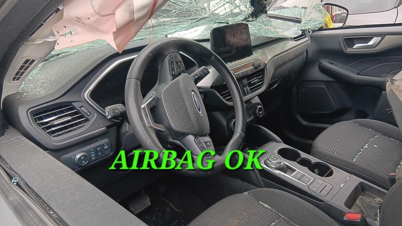 Ford Kuga incidentata sinistrata mondialcars 022