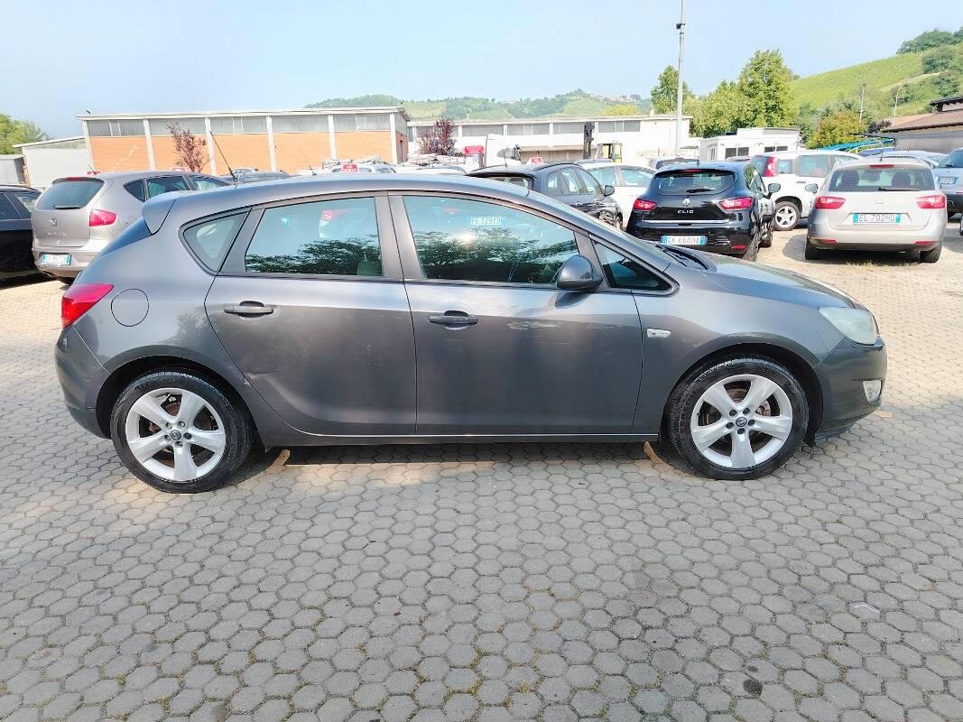 Opel Astra 1.4 Cosmo 100cv