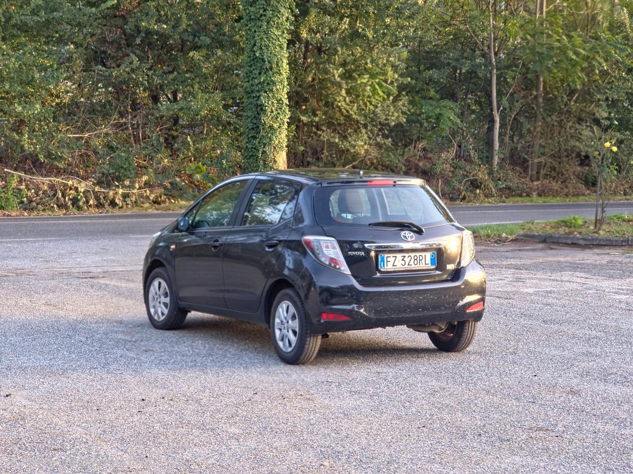 Toyota Yaris 1.5 Hybrid 5 porte Lounge E5B Automatico NEO 2014