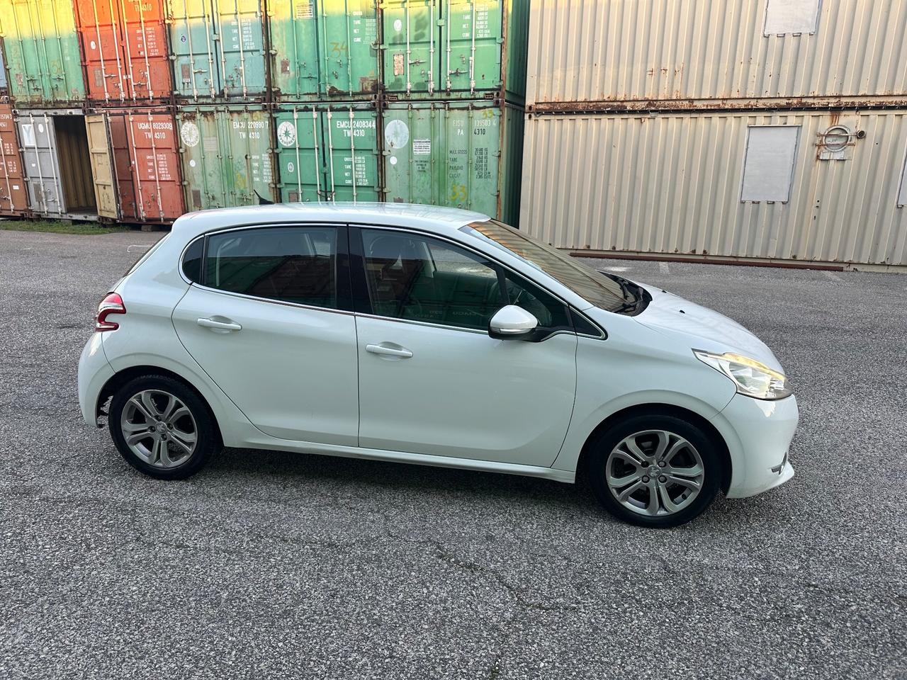 Peugeot 208 1.4 HDi 68 CV 5 porte Access