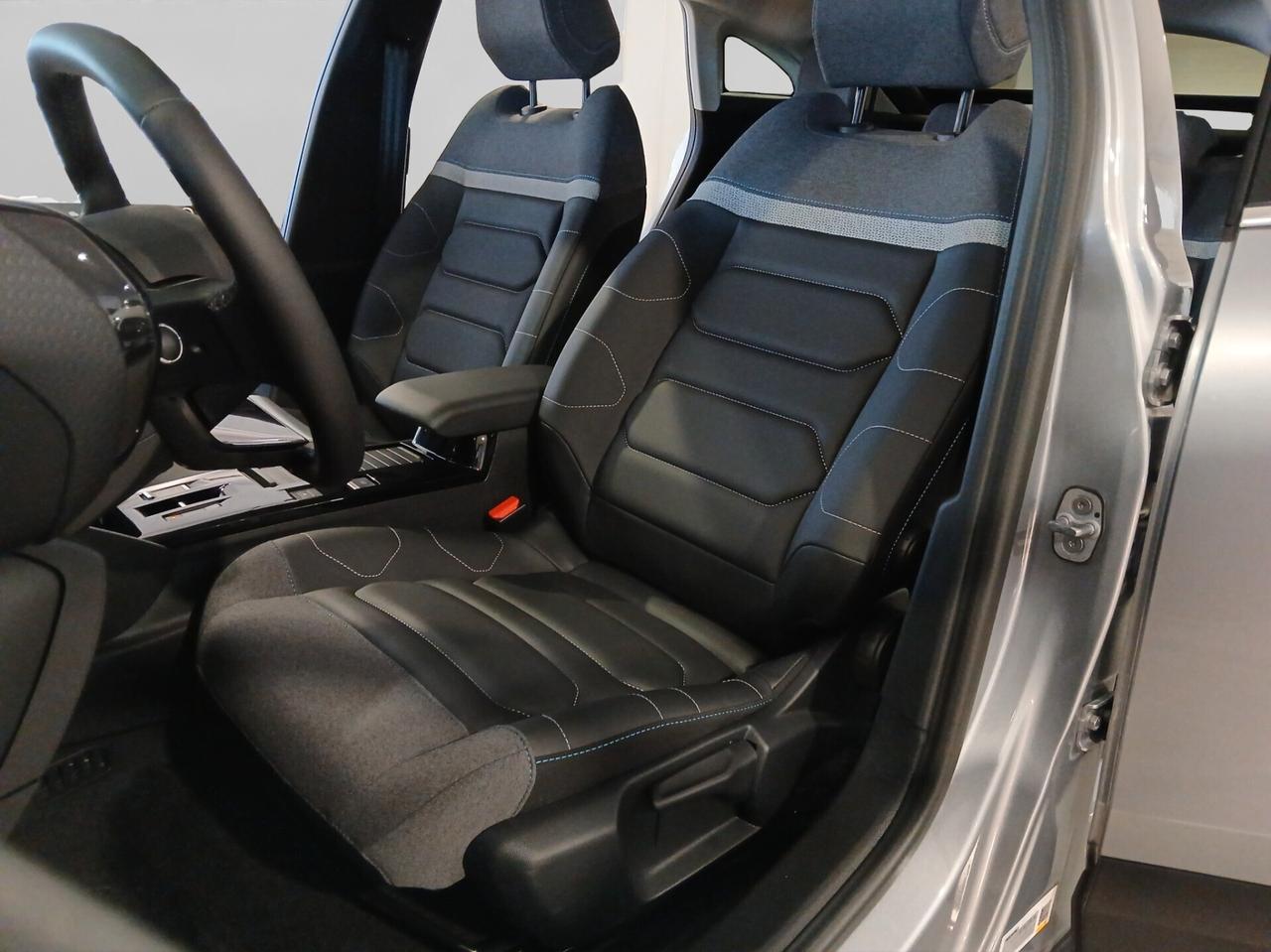Citroen C4 e-C4 motore elettrico 136 CV Shine